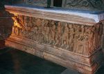 Sarcophagus at st-Hilaire..
Click for a larger image in a new window.