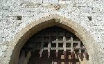 Puivert: Portcullis.